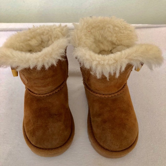 toddler uggs size 6